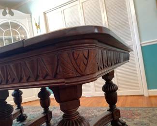 Walnut Claw foot dinning table 6ft open, 50" wide, 29 1/2 tall 
It does have two leaves 