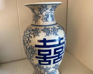 (2) Blue and white Porcelain Vase 