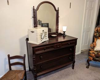 Kindel Dresser w/ Mirror