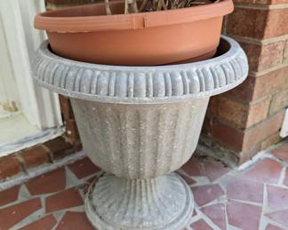 Plastic urn planter