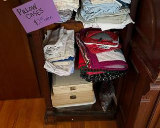 sheets/pillow cases/blankets/table cloths