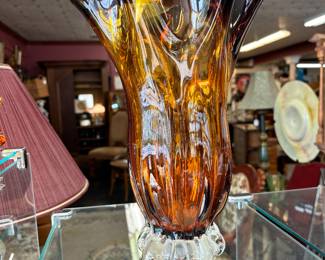 Beautiful Amber and amethyst Art Glass Vase
