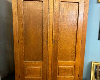 Beautiful Oak Wardrobe with drawer.  This comes apart for easy moving.