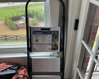 Step ladder - brand new; never been used