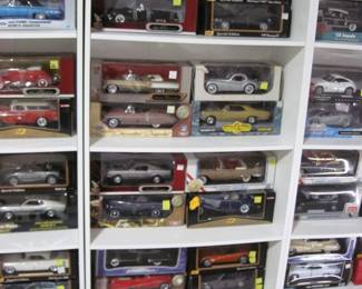 Die Cast Cars - Mostly 1:18, also some 1:24