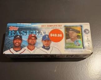 2011 TOPPS BASEBALL FACTORY SEALED SET. WITH MANTLE REFRACTOR CARD