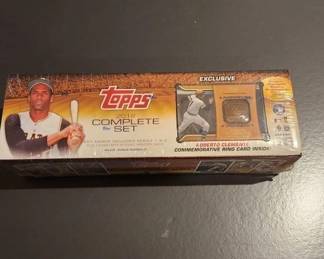  2012 TOPPS BASEBALL FACTORY SEALED SET WITH CLEMENTE CARD