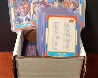 1986 FLEER BASKETBALL SET 112/132 PARTIAL
COMPLETE SET ONLY MISSING 20 CARDS. MOST ICONIC BASKETBALL SET