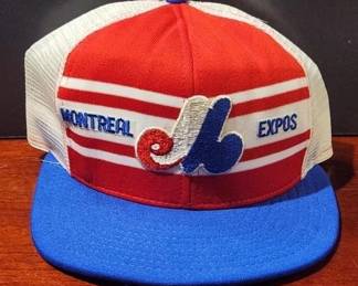  VINTAGE MONTREAL EXPOS HAT. APPEARS TO BE NEW.