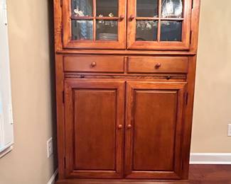Beautiful oak hutch