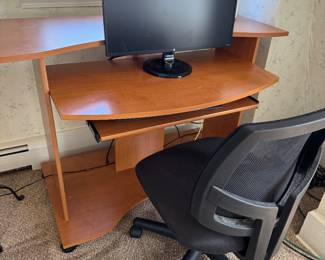 office chair and desk 