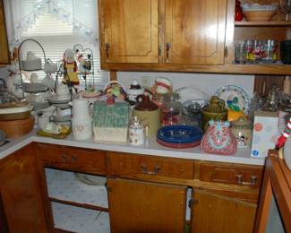 Sets dishes, cookie Jars