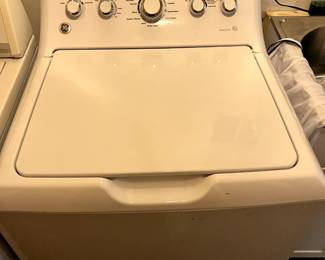 GE Washer in Wonderful Condition!