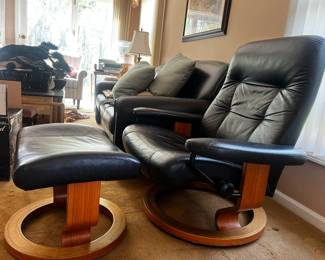 Ekornes Stressless Recliner and Ottoman Classic Base 