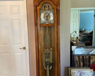 Beautiful Vintage Grandfather Clock 
