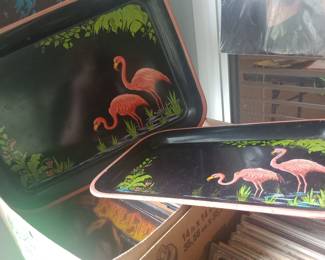Eureka! We found the matching larger flamingo tray! 