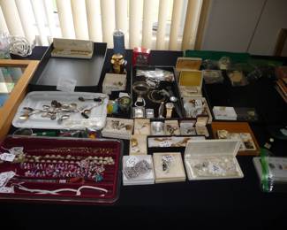 some more of the jewelry