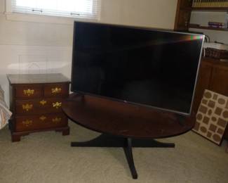 TV on a circle table