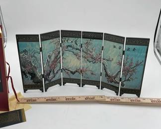 Mini Asian Oriental screen With Collectible Storage Box