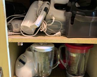 Tons of small kitchen appliances