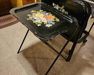 $8 ea (3)Vintage floral TV tables