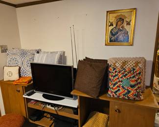 $25 Vizio 26" TV. Nov 2007, $3 ea Pillows, SOLD- Our Lady Czestochowa