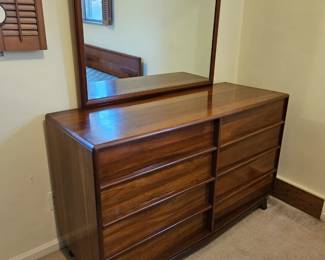 $225 Kling "Commander" Dresser w/ mirror