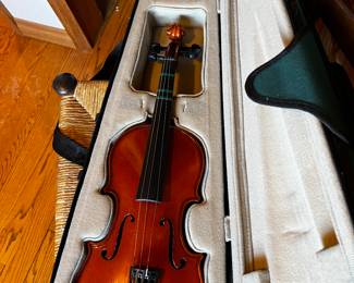 VIOLIN WITH CASE