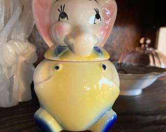 VINTAGE CUTE ELEPHANT JAR WITH LID