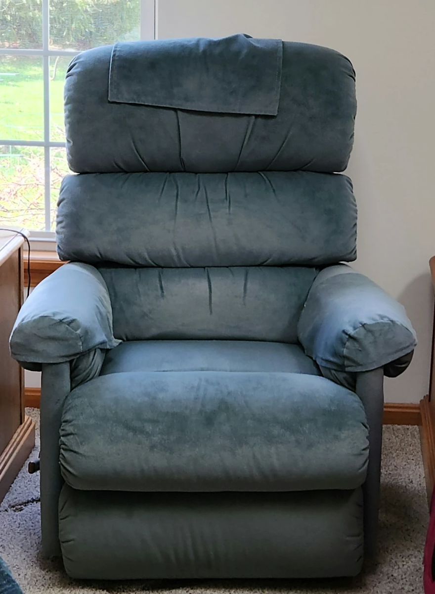 Full House Estate Sale in North Ridgeville, OH starts on 4/25/2024