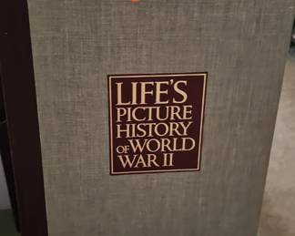 BOOK PICTURE HISTORY WWII