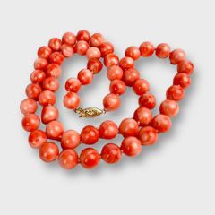 Fine 14K Yellow Gold Coral Bead Vintage Necklace.
