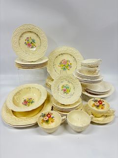 VINTAGE CROWN DUCAL FlORENTINE MADE IN ENGLAND A-2924 SET OF PLATES BOWLS AND SAUCERS
