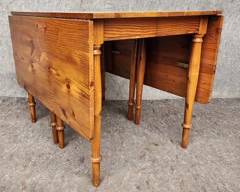 Vintage Woodward & Lothrop Pine Drop Leaf Dining Table with Warm Patina
