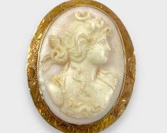 Fine Antique Large 10K Gold Shell Cameo Brooch Pin