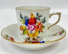 FINE HEREND HUNGARIAN PORCELAIN TEA CUP WITH SAUCER PATTERN MARKET GARDEN