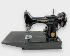 Vintage Singer 221 Featherweight Sewing Machine AH340769 Plus Accessories with Case