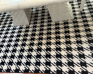Ethan Allen black and white rug also in MINT condition