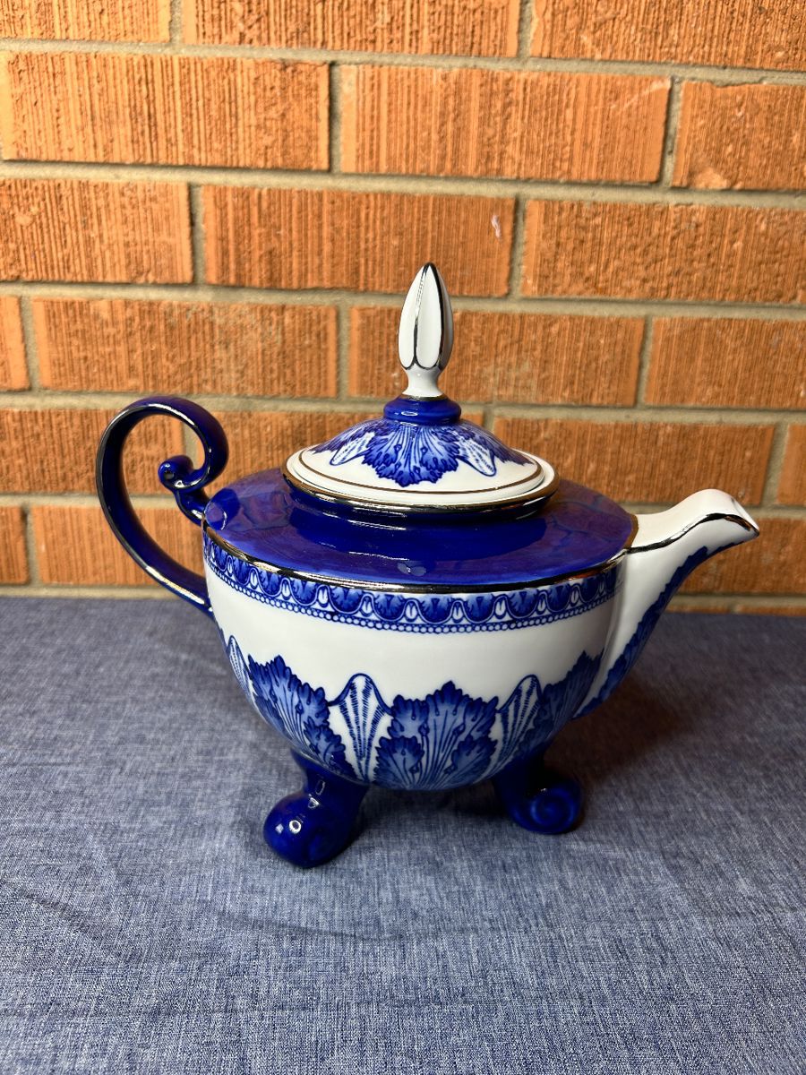 Vases, Brass, Fake plants, home goods and... starts on 4/22/2024