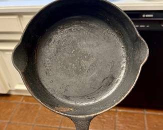 Griswold Cast Iron Frying is Pan