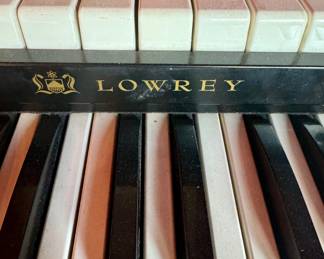 Lowrey organ 