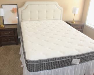 Queen size bed with tufted headboard, with queen size SBI mattress and box spring(made in Springfield,Illinois). BUY IT NOW! $325.00.