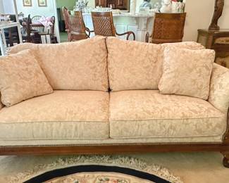 Broyhill Sofa in excellent condition 