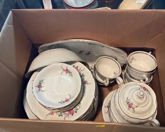 ROYAL KENTS COLLECTION DISHES