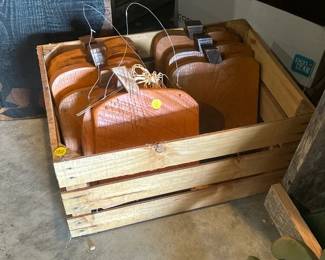 WOODEN CRATE WITH WOODEN PUMPKINS
