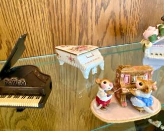 Decorative piano figurines