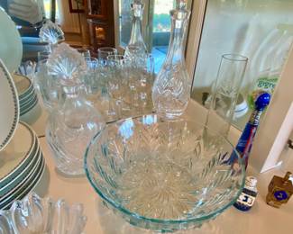 Crystal decanters and serveware