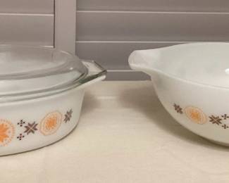 MMS078 Vintage Town & Country Pyrex Bowls