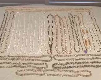 MMS157 Twenty-Two Various Shell Leis