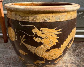 MMS145 Antique Chinese Dragon Ceramic Egg Pot Planter